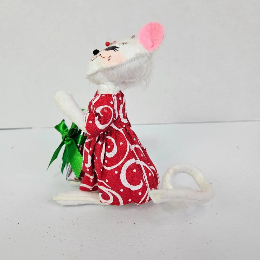 Annalee Christmas Swirl Gift Mouse 2019 Holiday Present Whimsical Collector
